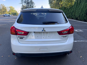 Limpio Usado 2017 Mit-s-u-b-is-hi Ou_tlander Sport ES AWC - Product Image 4