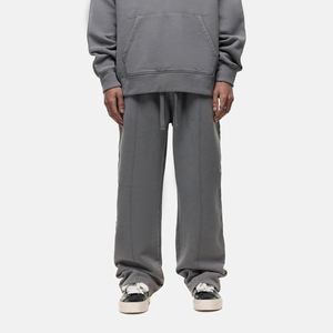 เสื้อผ้าลำลองผู้ชายทรงหลวม ระบายอากาศ แห้งเร็ว ผ้าฝ้าย 100% สีอ่อน ล้างแบบ Light Wash  พร้อมปักโลโก้ตามสั่ง - Product Image 1