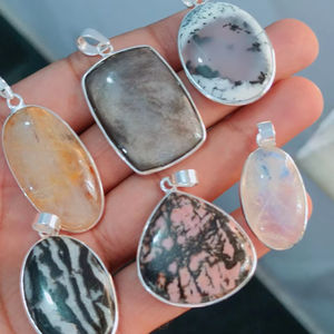 Colgante de Plata de Ley 925, Diseño Original Hecho a Mano, con Múltiples Piedras Preciosas, Elegante Joyería de Plata, Directo de Fábrica, Regalo para Ella - Product Image 1