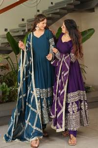 Vestido de diseñador boutique indio exclusivo último desgaste étnico tradicional con brillo Vichitra rico bordado de lentejuelas para fiestas - Product Image 4