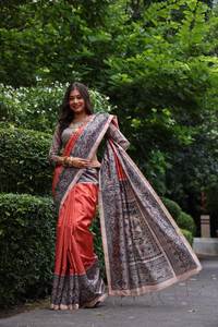 Tissu doux et lisse Style culturel indien Rich Pallu Work Beautiful Madhubani Imprimé Pure Tussar Silk SareeWith Couleur disponible - Product Image 2