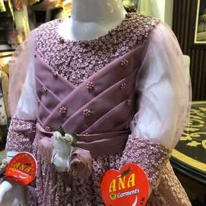 ชุดเดรสปาร์ตี้สำหรับเด็กผู้หญิงชุดกระโปรงไก่ผ้าซาตินปักลายดอกไม้สวยงามสำหรับฤดูใบไม้ผลิดีไซน์2023ที่ดีที่สุด - Product Image 5