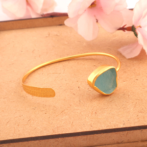 Single Gemstone Statement <b>Bracelet</b> Fancy Shape Rough Dyed Apatite Front Open <b>Cuff</b> <b>Bracelet</b> 18k Gold Plated Hammered Band Bangle - Product Image 4