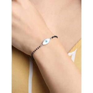 กำไลข้อมือเงินแท้ 925 รุ่น CLARA ประดับมาร์คีส์ พร้อมจี้รูปตาปีศาจ - Product Image 4
