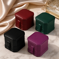 Boîte de présentation de bijoux carrée biseautée octogonale de qualité supérieure OEM avec doublure en microfibre, couleur et taille personnalisées, et logo en relief