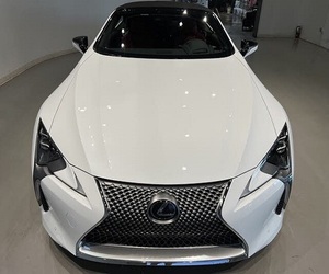 Oferta Especial: Lexus LC 500 Convertible RWD Usado 2023 - ¡Listo para Enviar! - Product Image 1