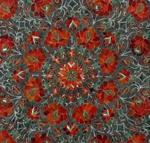 Table de fleurs artisanale en marbre vert et nacre incrustée, style art populaire indien, pour la Saint-Valentin, travail d'incrustation sur mesure, Pietra - Product Image 4