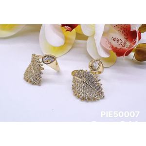 Bracelet en acier inoxydable 316L en gros avec finition polie incrustée de zircon plaqué or 585 - Product Image 1
