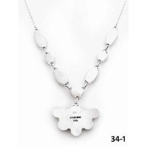 Collier artisanal en argent sterling et plaqué or en forme de fleur, idéal pour les occasions spéciales - Product Image 4