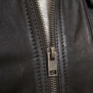 Chaqueta de Cuero de Alta Calidad para Mujer, Satinada, Transpirable, Impermeable, Cortavientos, Otoño, Tallas Grandes, Colores Personalizados, Venta al Por Mayor - Product Image 4