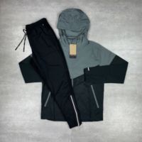 Ensemble de survêtement 3 pièces personnalisé pour homme : veste coupe-vent à capuche, pantalon de jogging et t-shirt de sport à séchage rapide pour la course et l'entraînement en extérieur