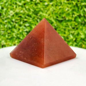 Pirámide de Aventurina Roja Natural de 40 mm para la Confianza, la Motivación y la Energía Positiva - Product Image 1