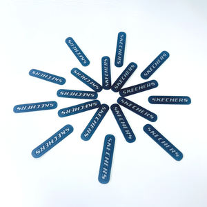 Écusson de logo en PVC écologique personnalisé à coudre pour chemises, chaussures, sacs, chapeaux et vêtements de marque - Product Image 2