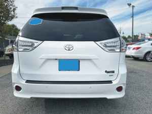 Sienna SE 7 places 2018, conduite à gauche, 1-25 000 miles, 200-250 ch, 400-500 Nm, kilométrage 2021-2023, sans accident, occasion. - Product Image 4