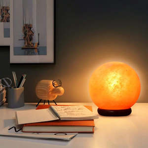 Lámpara de Luna de Sal Rosa del Himalaya Hecha a Mano, Luz Nocturna de Cristal Natural Ecológica con Base de Madera Tallada para Decoración de Feng Shui y Amor - Product Image 2