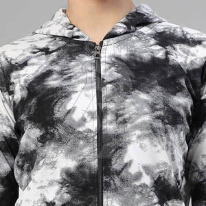 Survêtement à sublimation de style unique pour femmes, avec des designs légers, idéal pour le sport et les loisirs - Product Image 6