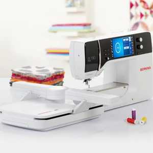 Máquina de Coser y Bordar Profesional MERIT Bernina 790 Plus, Características Avanzadas, Alto Rendimiento con Aro Grande - Product Image 1