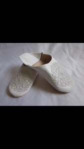 Chaussures plates d'intérieur pour femmes en cuir véritable blanc, brodées, à motif floral pointu, légères, respirantes, souples, toutes saisons - Product Image 3