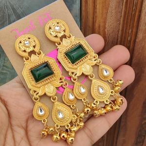 Hermosos Pendientes Cachemiríes de Primera Calidad, Pendientes Tradicionales Indios, Perfectos para Bodas, Fiestas y Vestimenta Étnica - Product Image 1