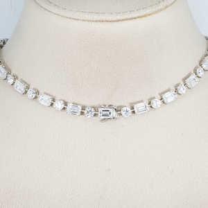 Collier en or blanc 14 carats certifié IGI avec diamants satellite multi-tailles 31,99 ct - Product Image 3