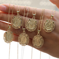Offre Spéciale plaqué or 18 carats fleur bord 26 lettres initiale nom pendentif collier pour hommes femmes
