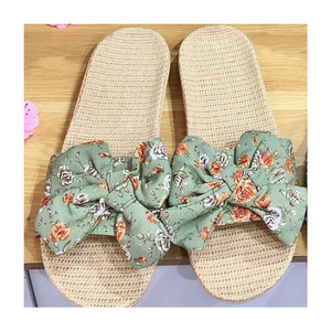 Pantoufles à nœud faites à la main en paille tissée en jonc de mer Sandales d'intérieur pour la maison, le spa ou le centre de villégiature - Product Image 4