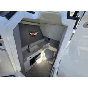 Bateau de catégorie Premium Cobalt R8 2025 - Product Image 2