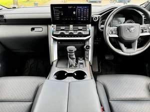TOYOTA LANDCRUISER 2023 con Volante a la Derecha - Product Image 4