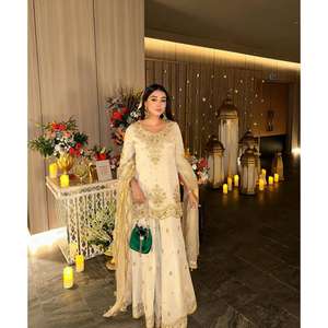 Ensemble Salwar Kameez en soie Chinon moderne et élégant, trois pièces, avec dupatta en georgette fortement orné, tenue ethnique pour femmes, pour les fêtes et les mariages - Product Image 4