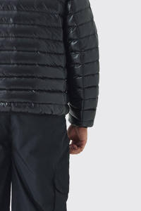 Doudoune à capuche de grande taille de haute qualité en noir, coupe-vent en duvet, vestes d'hiver à bulles personnalisées en polyester pour hommes - Product Image 5
