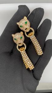 Pendientes personalizados de diamantes estilo pantera de oro sólido de 10K con diamante de laboratorio y diseño único de animales - Product Image 3