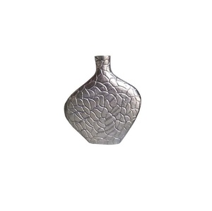 Florero de metal con diseño de latón vintage de metal de alta calidad con diseño floral y asas de latón para decoración de sala de estar y dormitorio - Product Image 2