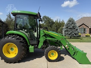 2022จอห์นน์4052R | รถไถมือสองในฟาร์มกวางจอห์น8400 R อุปกรณ์การเกษตรอุปกรณ์และเครื่องมือต่างๆเครื่องพ่นสารเคมีทางการเกษตร - Product Image 3