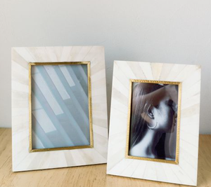 Marco de Fotos Ecológico Hecho a Mano con Incrustaciones de Hueso Natural/Teñido en Latón, Diseño Intrincado de Lujo para Decoración del Hogar u Oficina - Product Image 2