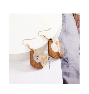 Pendientes de Resina de Madera de Aspecto Elegante, Joyería de Moda Hecha a Mano, Mejor Fabricante, Pendientes de Madera de Buena Calidad al por Mayor - Product Image 4