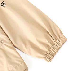 Chaqueta Cortavientos Personalizada OEM para Hombre, Transpirable, Otoñal, con Capucha, Diseño de Parches, Chaqueta de Invierno - Product Image 4