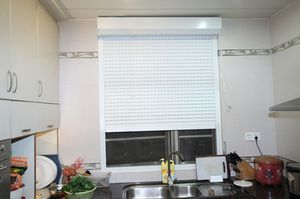 Volet roulant extérieur électrique télécommandé en alliage d'aluminium à levage rapide pour fenêtre <span class=keywords><strong>de</strong></span> sécurité - Product Image 4