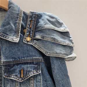 Veste en jean bleue élégante pour femme, détail unique à volants multi-niveaux sur les épaules, boutonnage classique sur le devant, motif uni tendance, fourrure - Product Image 6