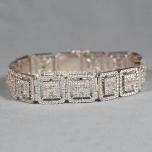 Pulsera deslumbrante para mujer con diseño de diamante de corte redondo y baguette labgrown para brillar en plata de ley 925 para un estilo exquisito - Product Image 1