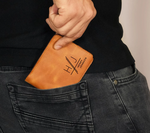 กระเป๋าสตางค์หนังปั๊มลายอักษรย่อ กระเป๋าสตางค์ผู้ชายสั่งทำพิเศษ ทำด้วยมือ - Product Image 4