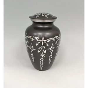 Urnes de crémation en métal de qualité supérieure fabriquées à la main Urne commémorative de cendres humaines décoratives pour la maison Urnes de crémation écologiques - Product Image 6