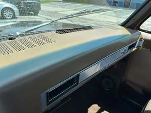 ข้อเสนอส่วนลด รถเชฟโรเลต CK 10 ซิลเวอราโด ปี 1984 ขับเคลื่อนล้อหลัง ไมล์น้อย - Product Image 4