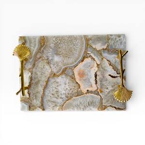 Bandeja de Servicio de Ágata Natural Verde de Forma Libre con Borde Ondulado Orgánico y Asas de Metal Dorado Clásico - Product Image 3