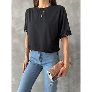 Camisetas de Mujer Topshow con Detalle de Encaje Negro, Opciones de Venta al Por Mayor Disponibles - Product Image 2