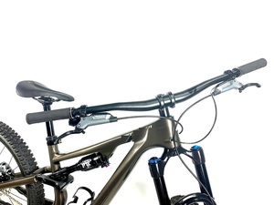 PRECIO INCREÍBLE: Bicicleta Stumpjumper 15 Expert con Horquilla de Carbono, 27 Velocidades, Cuadro Completamente Amortiguado, Talla S1, Color Gris Metálico Brillante - Product Image 2