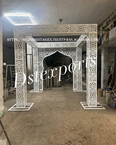 เสาแต่งงานแบบตัดเลเซอร์สีขาวหรูหรา สไตล์วิคตอเรียน กำลังเป็นที่นิยมในสหราชอาณาจักร  ทำจากโลหะทนทาน พร้อมตกแต่ง  จัดวางได้ในแคลิฟอร์เนีย - Product Image 6