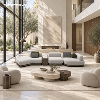 Canapé modulaire en tissu crème de luxe moderne avec table d'appoint intégrée, meubles sur mesure pour salon de villa