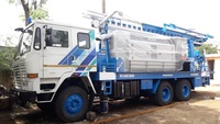 Appareil de forage de puits d'eau monté sur camion de haute qualité jusqu'à 450 mètres nouvel état bon prix état remis à neuf