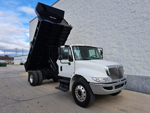 Camión Volquete International 4300 Usado de Buen Rendimiento, Años 2017, 2018 y 2019, Envío a Todo el Mundo - Product Image 1