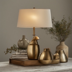 Lámpara de Mesa de Latón Rústica Moderna Hecha a Mano, Elegante Pantalla de Tela Blanca, Diseño Simple, Luz Halógena que Protege la Vista, Ecológica, CA - Product Image 3